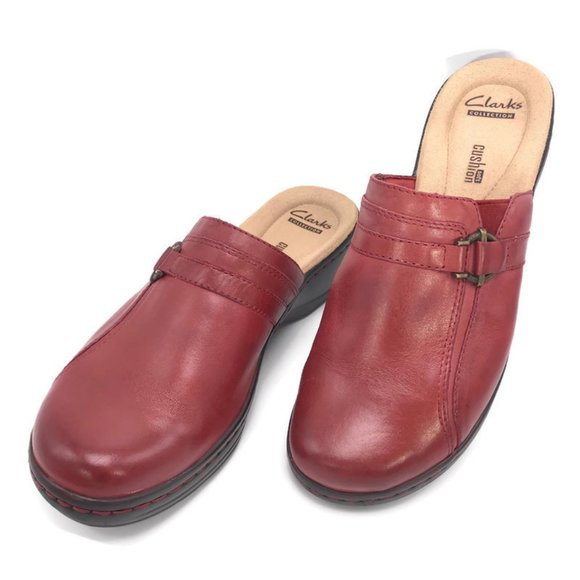 clarks red clogs